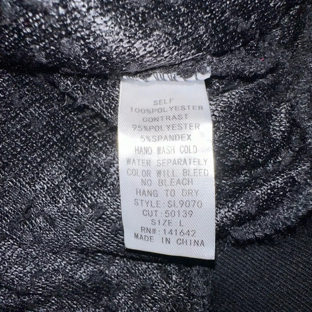 NWT Black Fuzzy Sweater Women’s Sherpa Cropped Knitted Witchy Crew Neck Size L - Picture 3 of 6